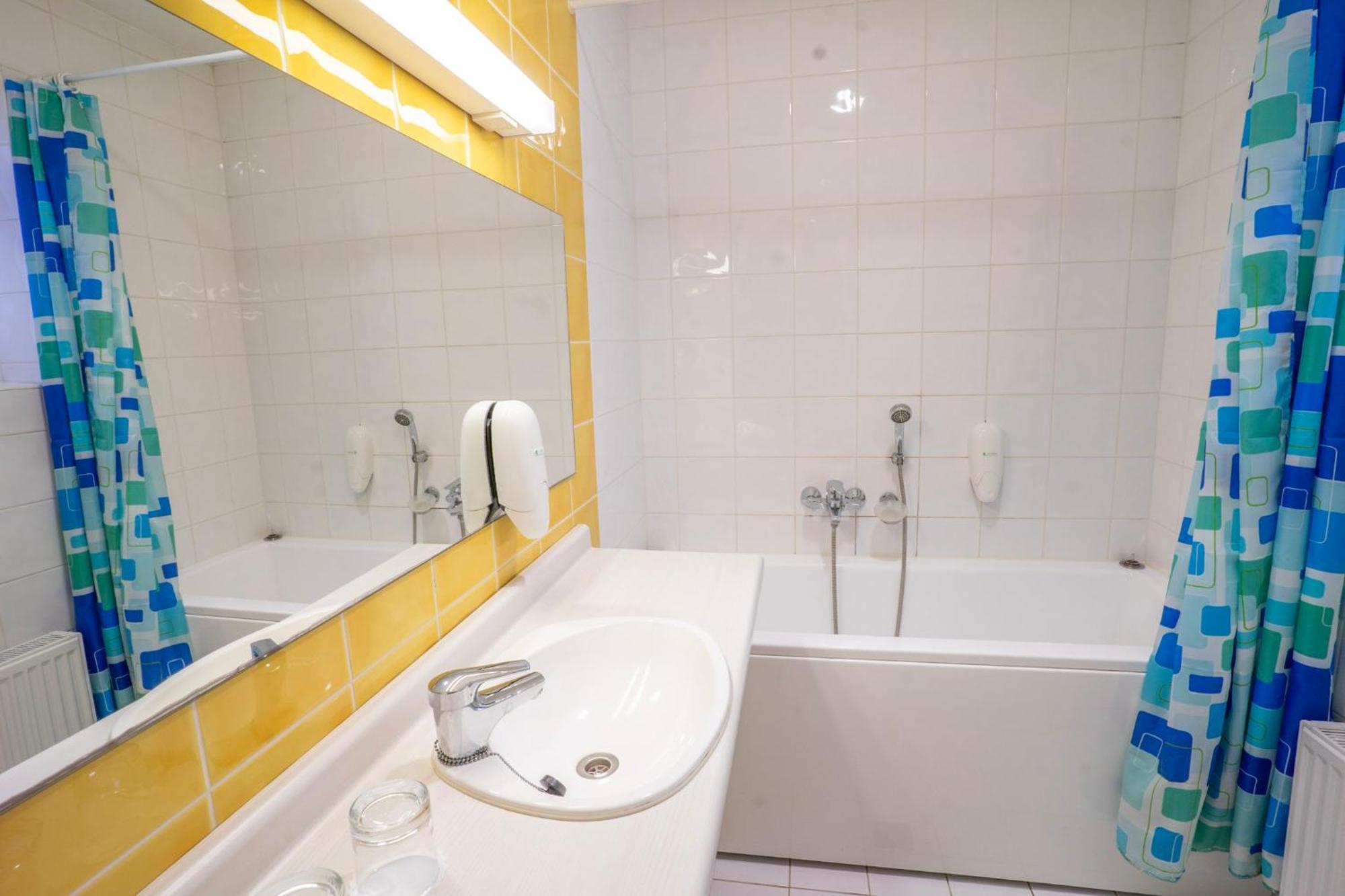 Kongo Hotel Haapsalu Ngoại thất bức ảnh
